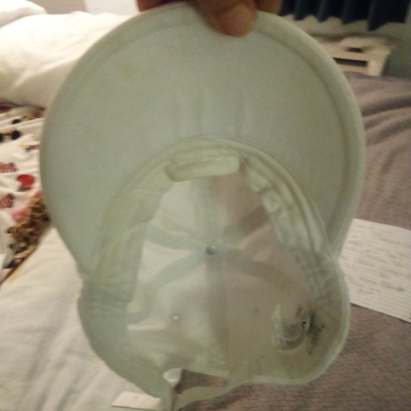 Hat - Picture 2 of 3